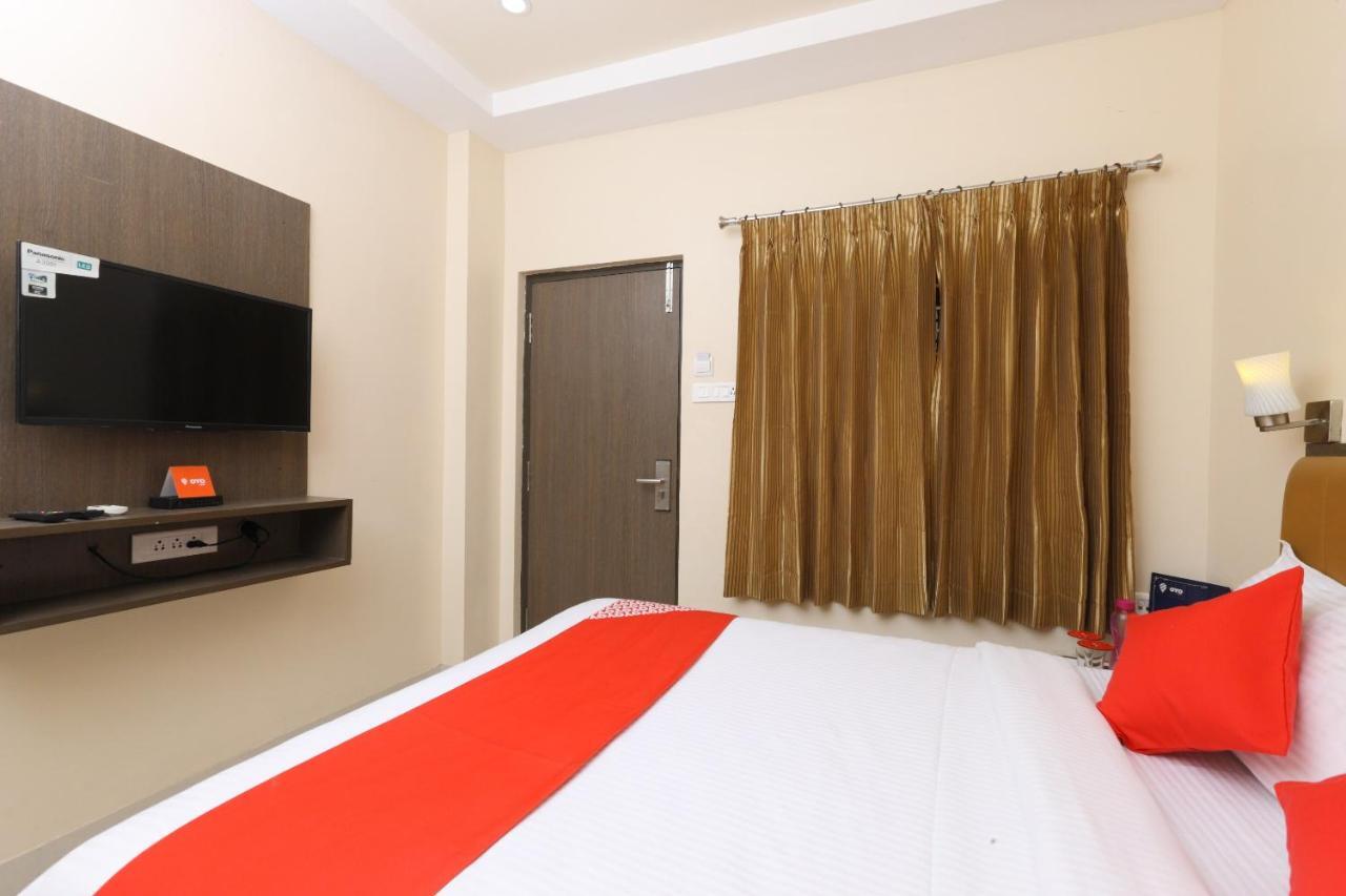 Oyo 14934 Kalyani Grand Hotel เชนไน ภายนอก รูปภาพ