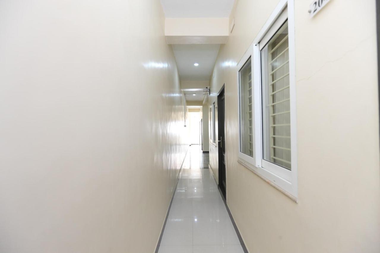Oyo 14934 Kalyani Grand Hotel เชนไน ภายนอก รูปภาพ